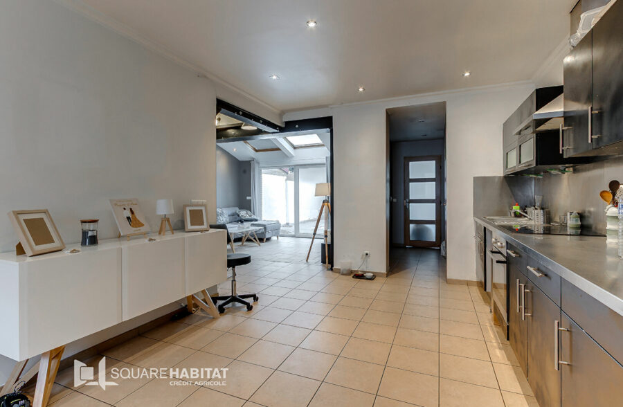 maison entièrement rénovée avec jardin et garage