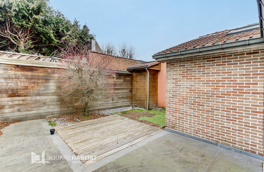 maison entièrement rénovée avec jardin et garage