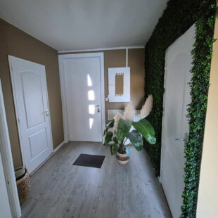 Maison semi-mitoyenne comprenant 4 chambres, jardin, garage