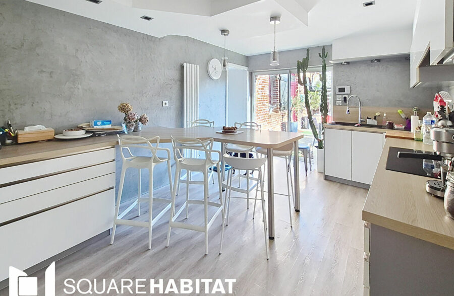 Maison de type fermette avec caractère et déco contemporaine