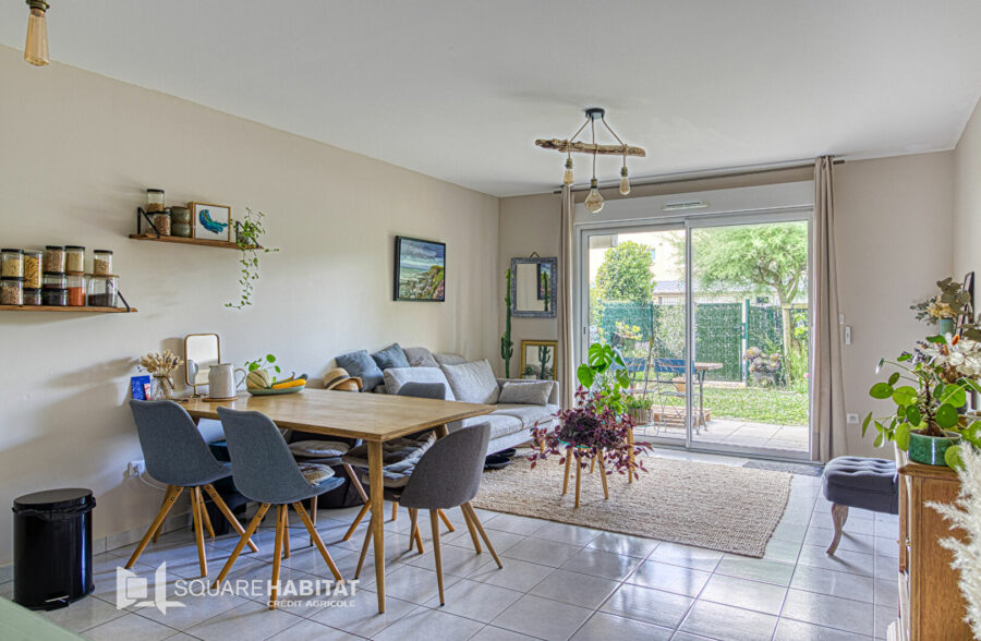 APPARTEMENT – CENTRE VILLE –  – 2 CHAMBRES – JARDINS – 1 PLACE DE PARKING – CAVE