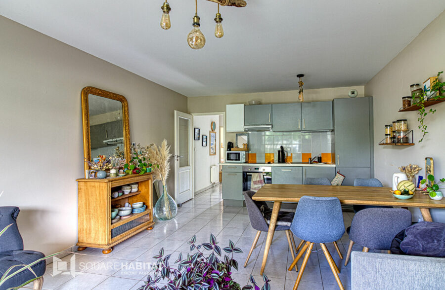 APPARTEMENT – CENTRE VILLE –  – 2 CHAMBRES – JARDINS – 1 PLACE DE PARKING – CAVE