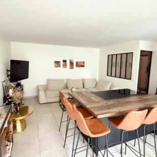 VAUBAN-ESQUERMES  BEAU TYPE 3 AVEC PARKING ET CAVE