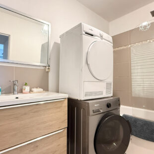 VAUBAN-ESQUERMES  BEAU TYPE 3 AVEC PARKING ET CAVE