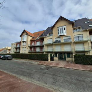 Berck Plage , T3 + cabine en rez de chaussé avec terrasse, jardin  ,local vélo et place de parking !!