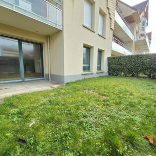 Berck Plage , T3 + cabine en rez de chaussé avec terrasse, jardin  ,local vélo et place de parking !!