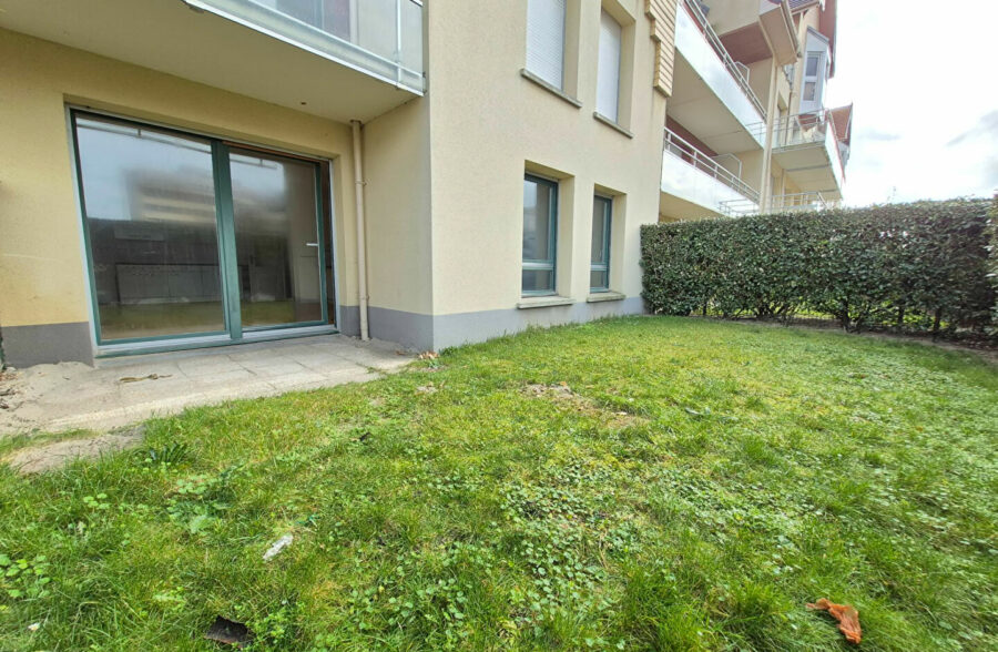 Berck Plage , T3 + cabine en rez de chaussé avec terrasse, jardin  ,local vélo et place de parking !!