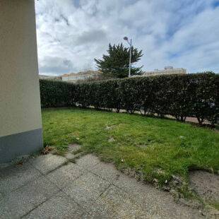 Berck Plage , T3 + cabine en rez de chaussé avec terrasse, jardin  ,local vélo et place de parking !!