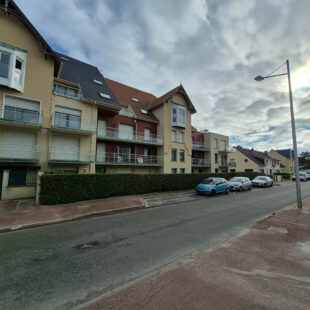 Berck Plage , T3 + cabine en rez de chaussé avec terrasse, jardin  ,local vélo et place de parking !!
