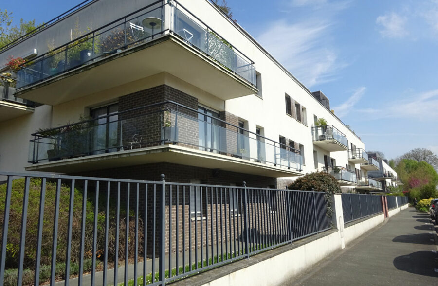 Joli T2 avec balcon et garage
