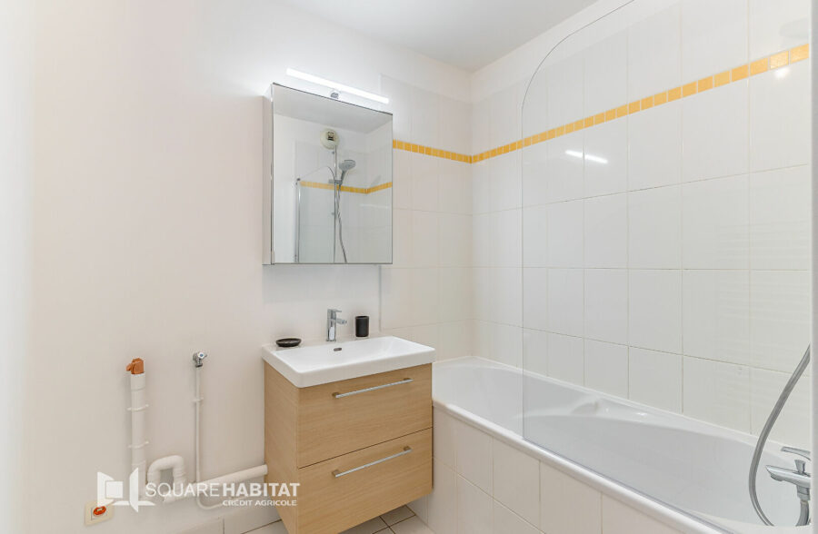 Joli T2 avec balcon et garage