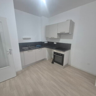 Superbe T2 avec loggia + 2 places de parking, Secteur prisé Gustave Delory, à 4 min de l’EDHEC !