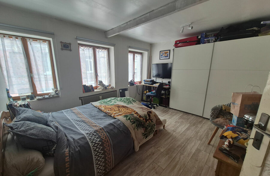 Maison Large 1930 de 92.27 m2, 3 chambres, Terrasse, secteur Eurotéléport