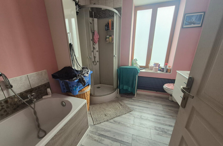 Maison Large 1930 de 92.27 m2, 3 chambres, Terrasse, secteur Eurotéléport