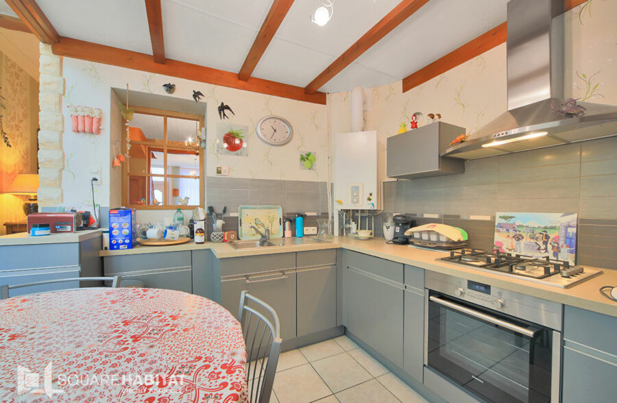 Maison Avion 2 chambres , jardin ; grenier aménagé.