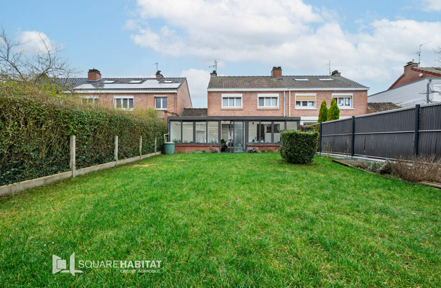 Lambersart – Proche métro – Maison avec 3 chambres, garage attenant et grand jardin !