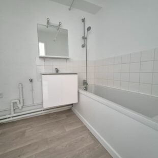 APPARTEMENT T2 avec ascenseur, parking couvert, cave