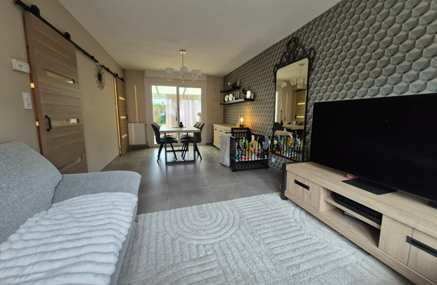 Maison rénovée comprenant 3 chambres, jardin, garage