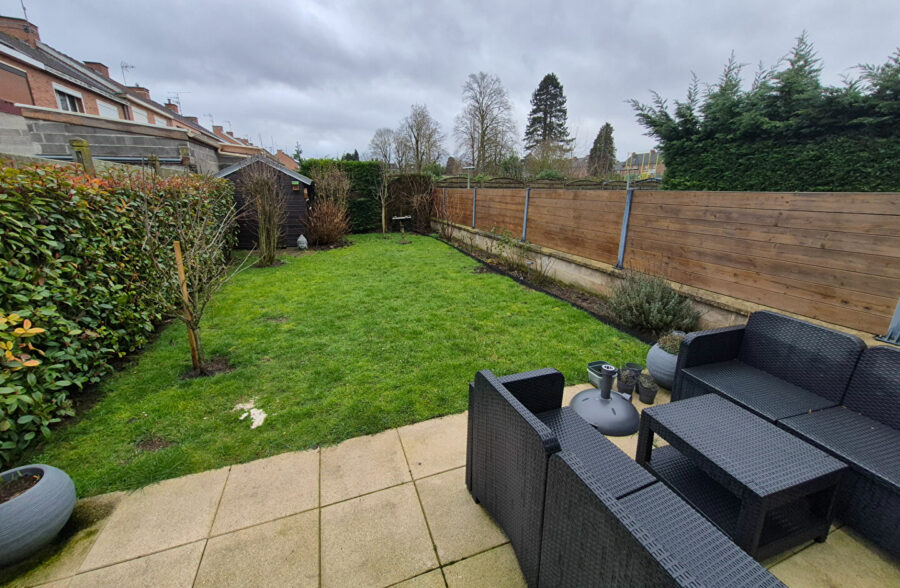 Maison rénovée comprenant 3 chambres, jardin, garage