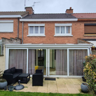 Maison rénovée comprenant 3 chambres, jardin, garage