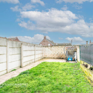 Maison 2 chambres et jardin centre-ville de Solesmes