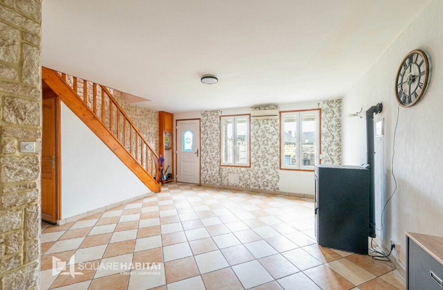 Maison 2 chambres et jardin centre-ville de Solesmes