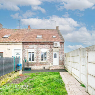 Maison 2 chambres et jardin centre-ville de Solesmes