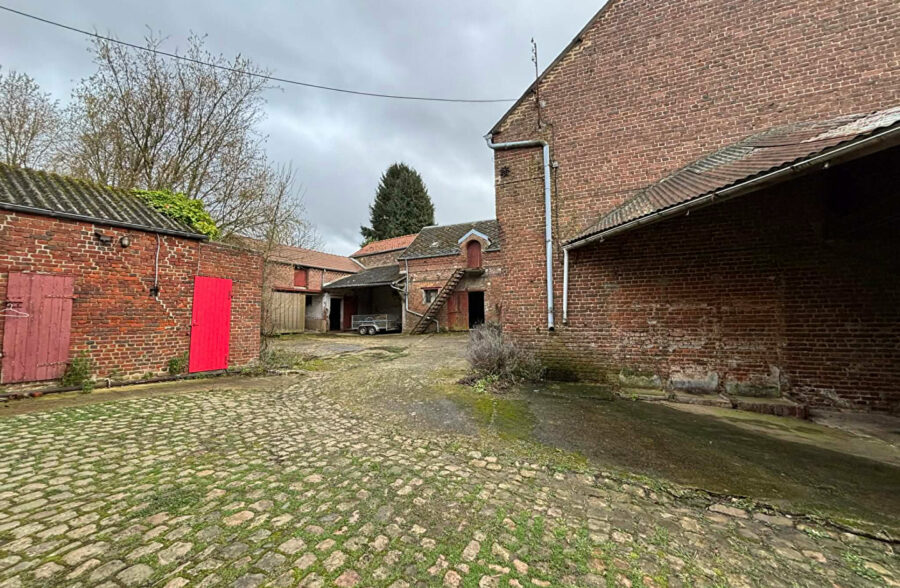 Corps de ferme à rénover proche Caudry