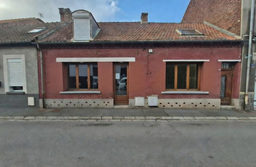 Maisons Courchelettes  A TRAVAUX 4 pièce(s) 116 m2