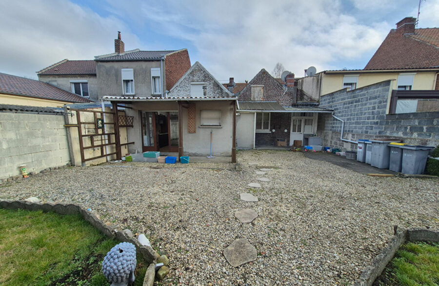 Maisons Courchelettes  A TRAVAUX 4 pièce(s) 116 m2