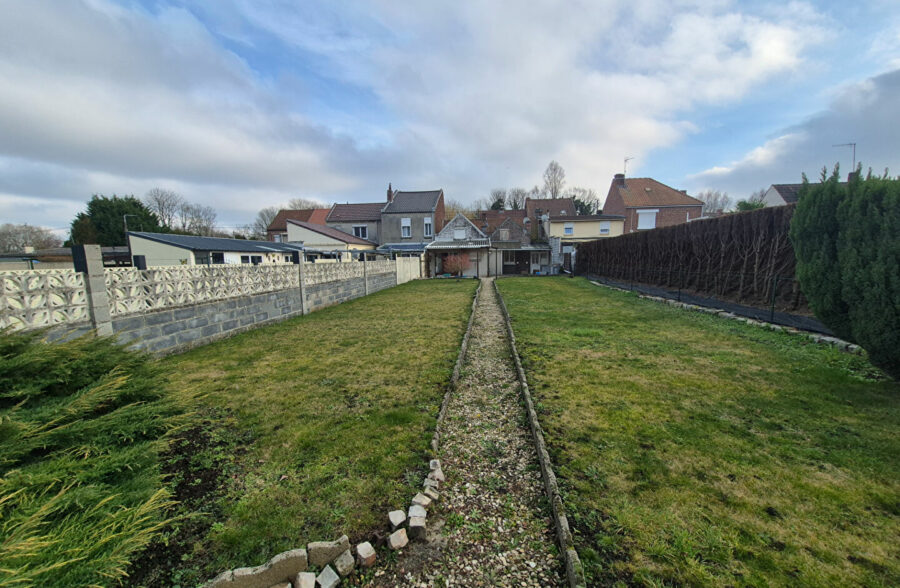 Maisons Courchelettes  A TRAVAUX 4 pièce(s) 116 m2