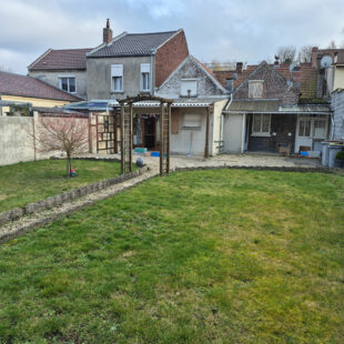 Maisons Courchelettes  A TRAVAUX 4 pièce(s) 116 m2