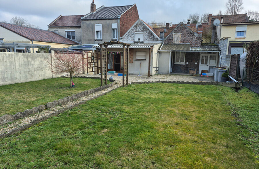 Maisons Courchelettes  A TRAVAUX 4 pièce(s) 116 m2