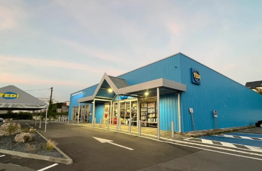 LENS route d’ARRAS local commercial de 500m²