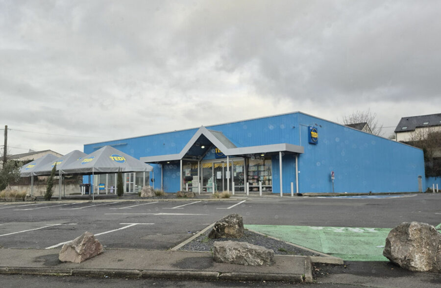 LENS route d’ARRAS local commercial de 500m²