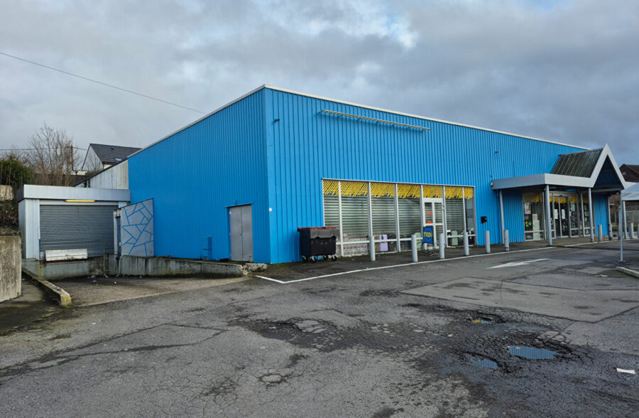 LENS route d’ARRAS local commercial de 500m²