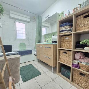 Pavillon récent semi plain pied 4 Chambres + Bureau