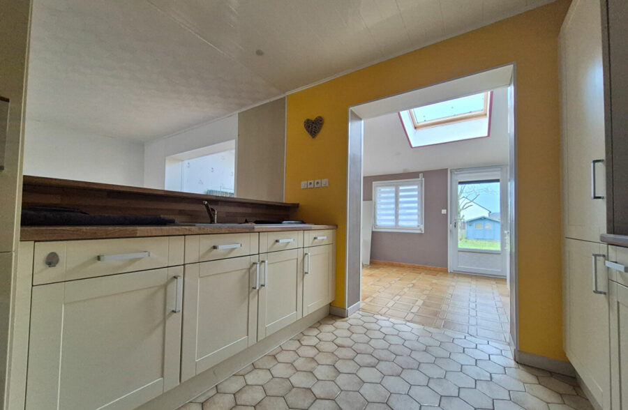 Maison semi individuelle 3 Chambres + Sous sol