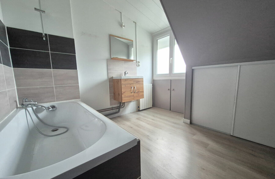 Maison semi individuelle 3 Chambres + Sous sol