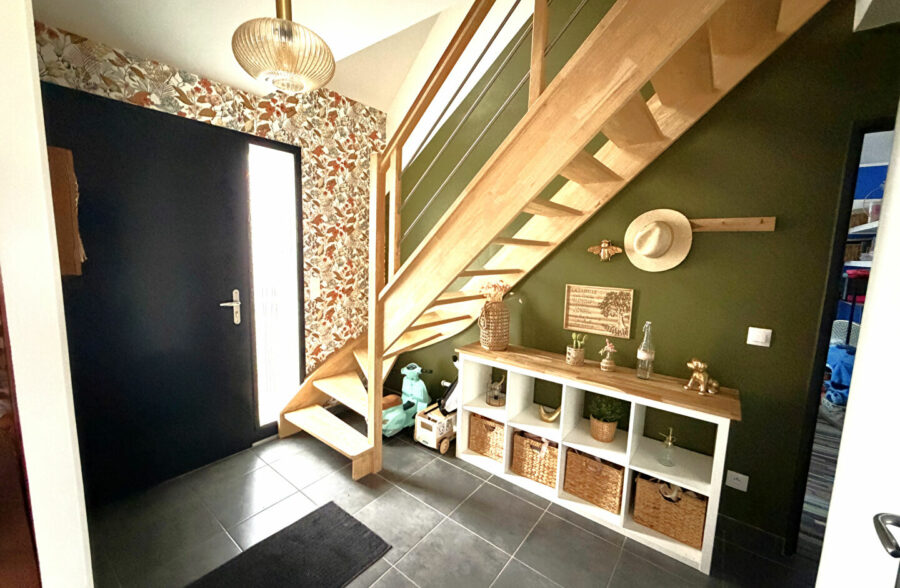 HAMES BOUCRES – VILLAGE