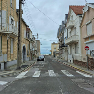 80 mètres de la plage , Appartement T2 de  40 m2  en plateau brut !!