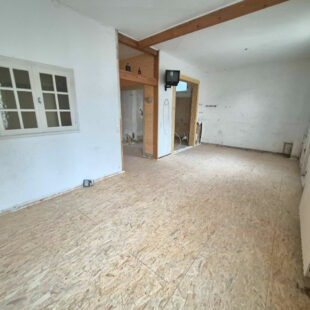 80 mètres de la plage , Appartement T2 de  40 m2  en plateau brut !!