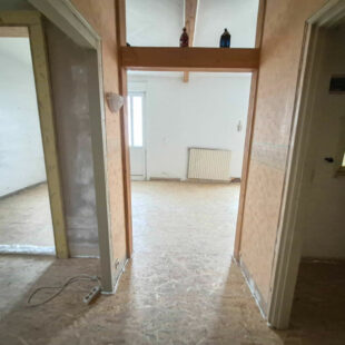 80 mètres de la plage , Appartement T2 de  40 m2  en plateau brut !!