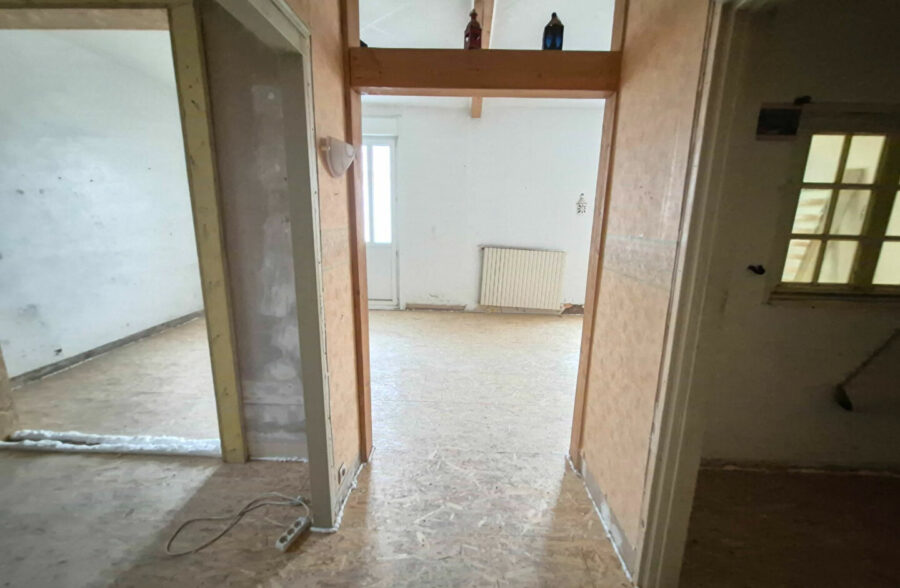 80 mètres de la plage , Appartement T2 de  40 m2  en plateau brut !!