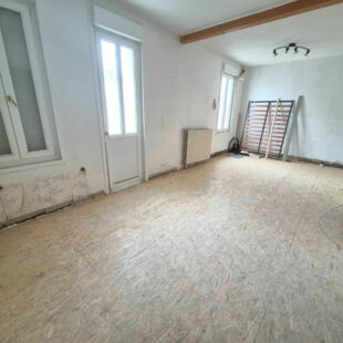 80 mètres de la plage , Appartement T2 de  40 m2  en plateau brut !!