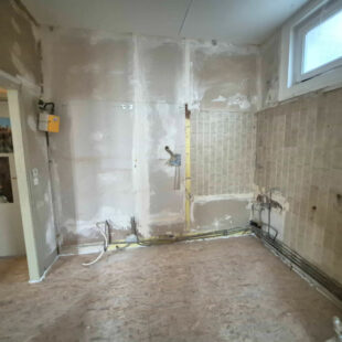 80 mètres de la plage , Appartement T2 de  40 m2  en plateau brut !!