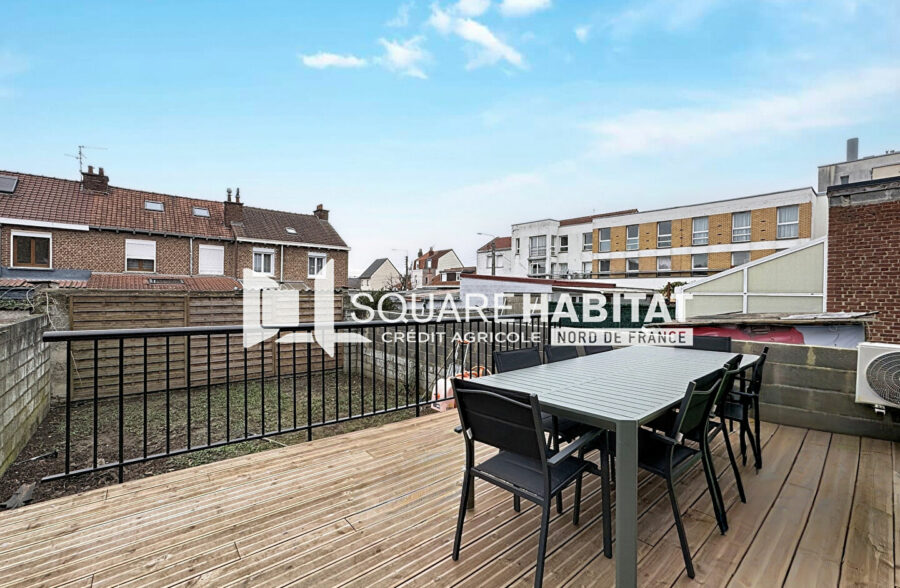 MAISON ENTIÈREMENT RÉNOVÉE – 3 CHAMBRES – 2 SALLES DE BAINS – JARDIN – CAVE