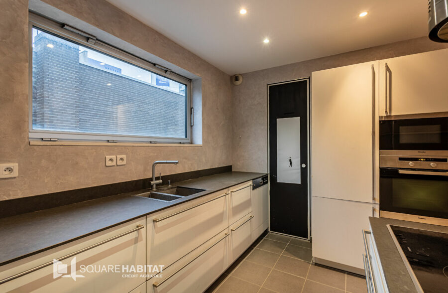 LILLE GRAND-PALAIS / BOIS HABITE : JOLI T4 DE 101M² AVEC GARAGE, PLACE DE PARKING ET TERRASSE DE 65M²