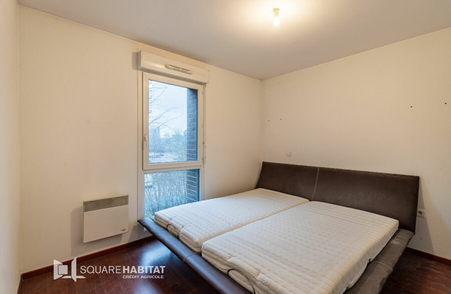 LILLE GRAND-PALAIS / BOIS HABITE : JOLI T4 DE 101M² AVEC GARAGE, PLACE DE PARKING ET TERRASSE DE 65M²