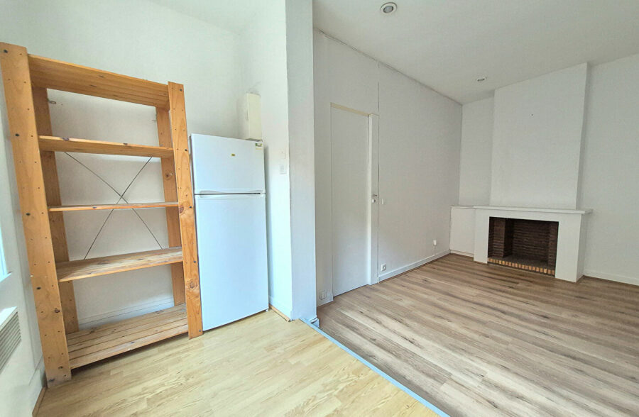 VIEUX-LILLE – HYPERCENTRE : Joli Type 2 au calme